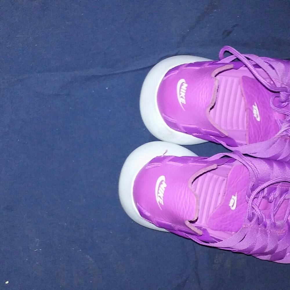 Nike - Picture 4 of 5